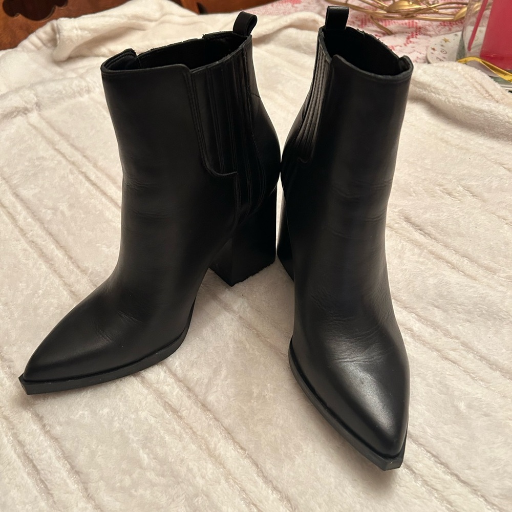 NWT Mark Fisher Oshay Black Leather Heeled Booties
